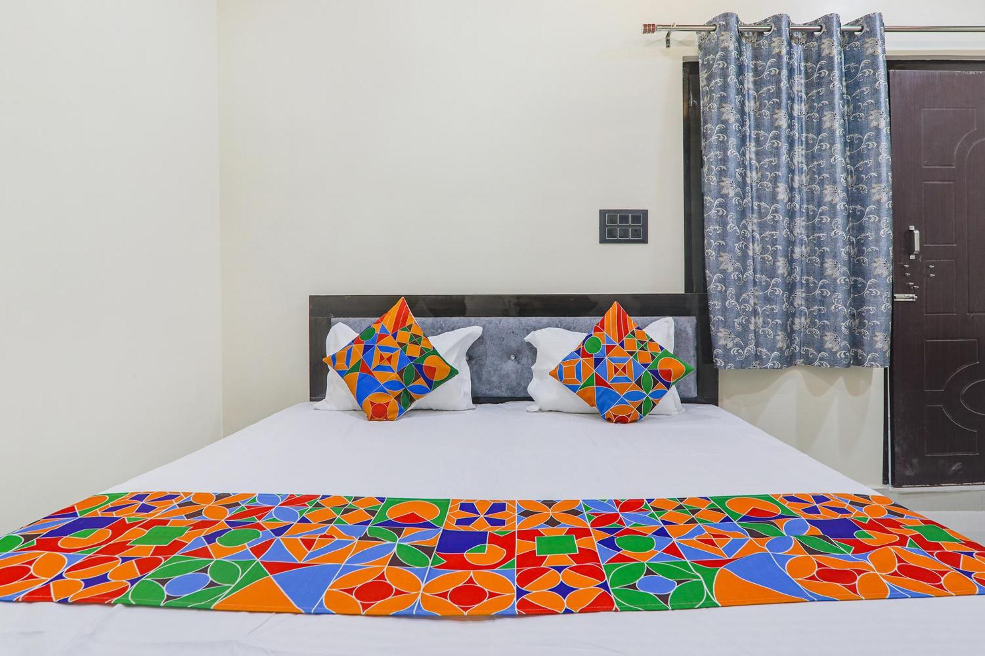 Fabexpress Awadh Inn - 400M From Shri Ram Janam Bhumi Ayodhya Bagian luar foto