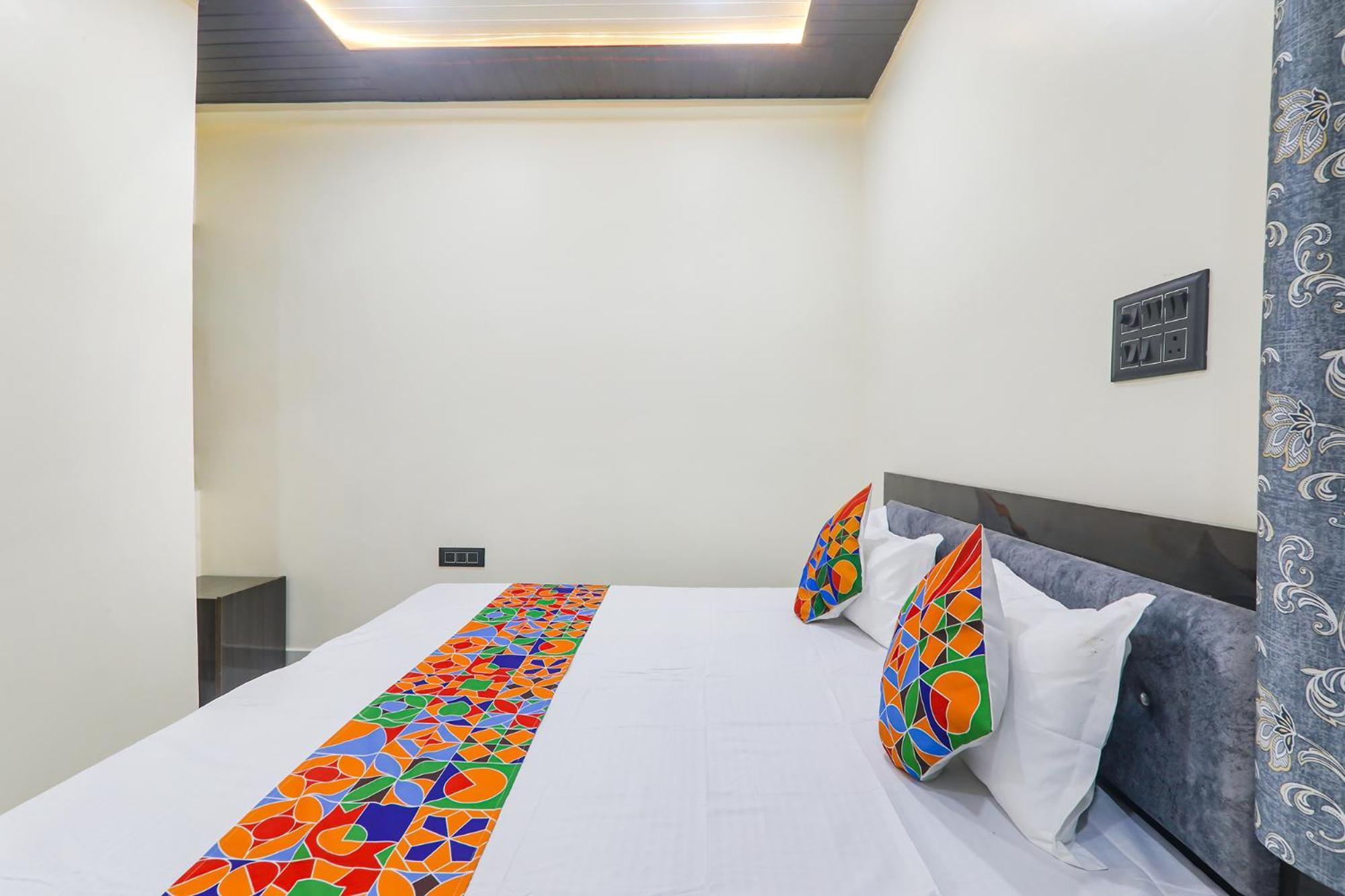 Fabexpress Awadh Inn - 400M From Shri Ram Janam Bhumi Ayodhya Bagian luar foto