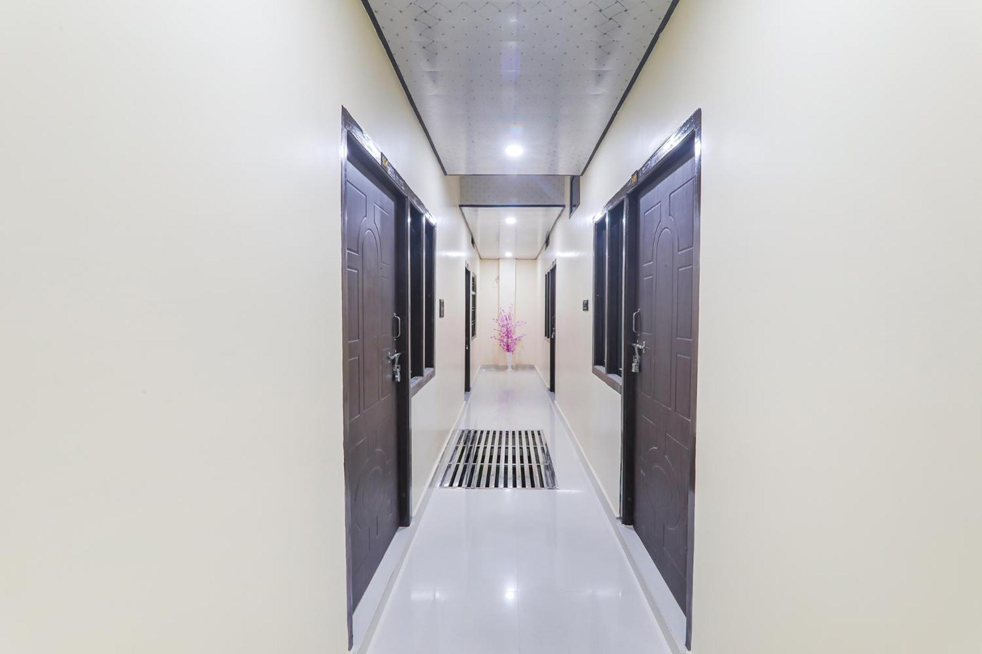 Fabexpress Awadh Inn - 400M From Shri Ram Janam Bhumi Ayodhya Bagian luar foto